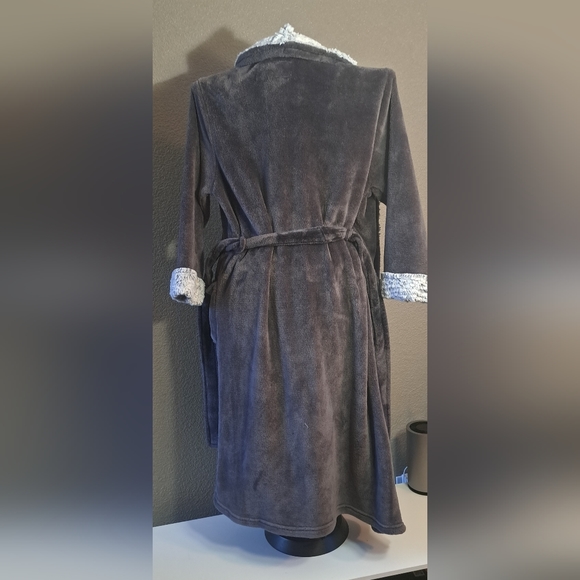Plush women's robe - Picture 2 of 5